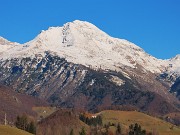 10 Dal roccolo di Valpiana zoom sul Pizzo Arera (2512 m)